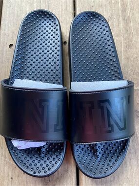 Victoria's Secret Pink Black Slide Sandals Size 8/8.5 Resort Vacation Vibe NWOT